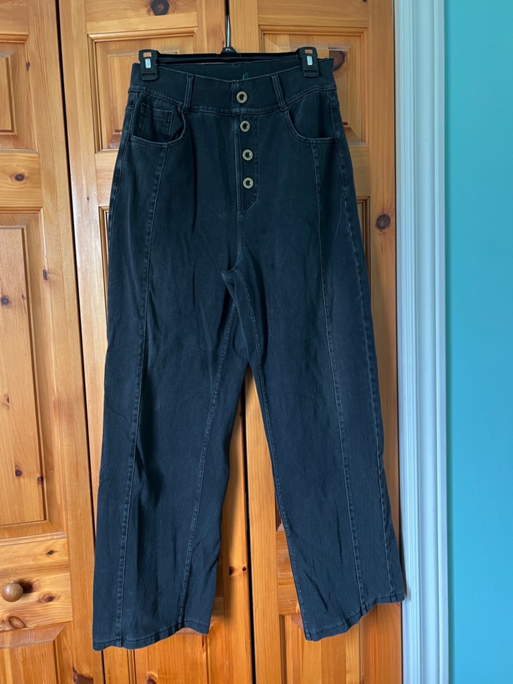HALARA Black High-Rise Button-Front Jeans